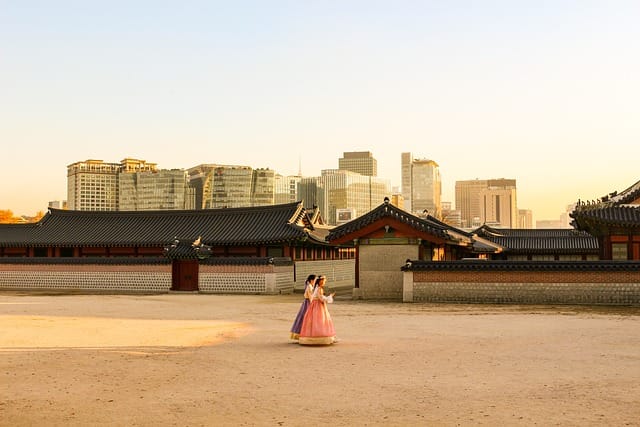 Hanbok: Korea's Traditional Clothing 2 korea 3978354 640